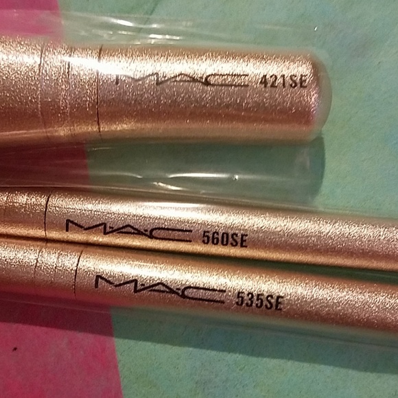 New MAC snowball brush kit - Picture 4 of 4